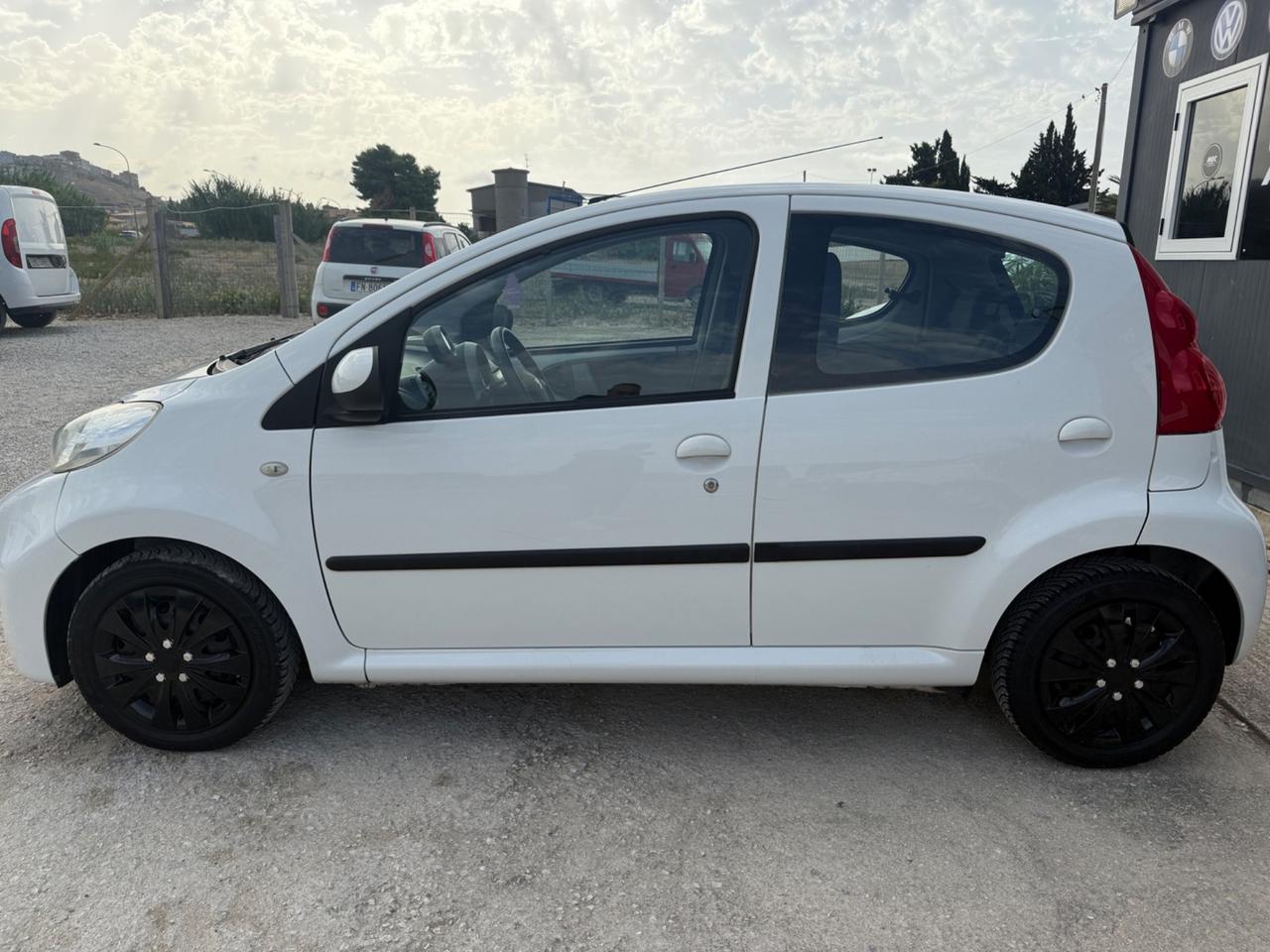 Peugeot 107 1.0 68CV 5p. Desir