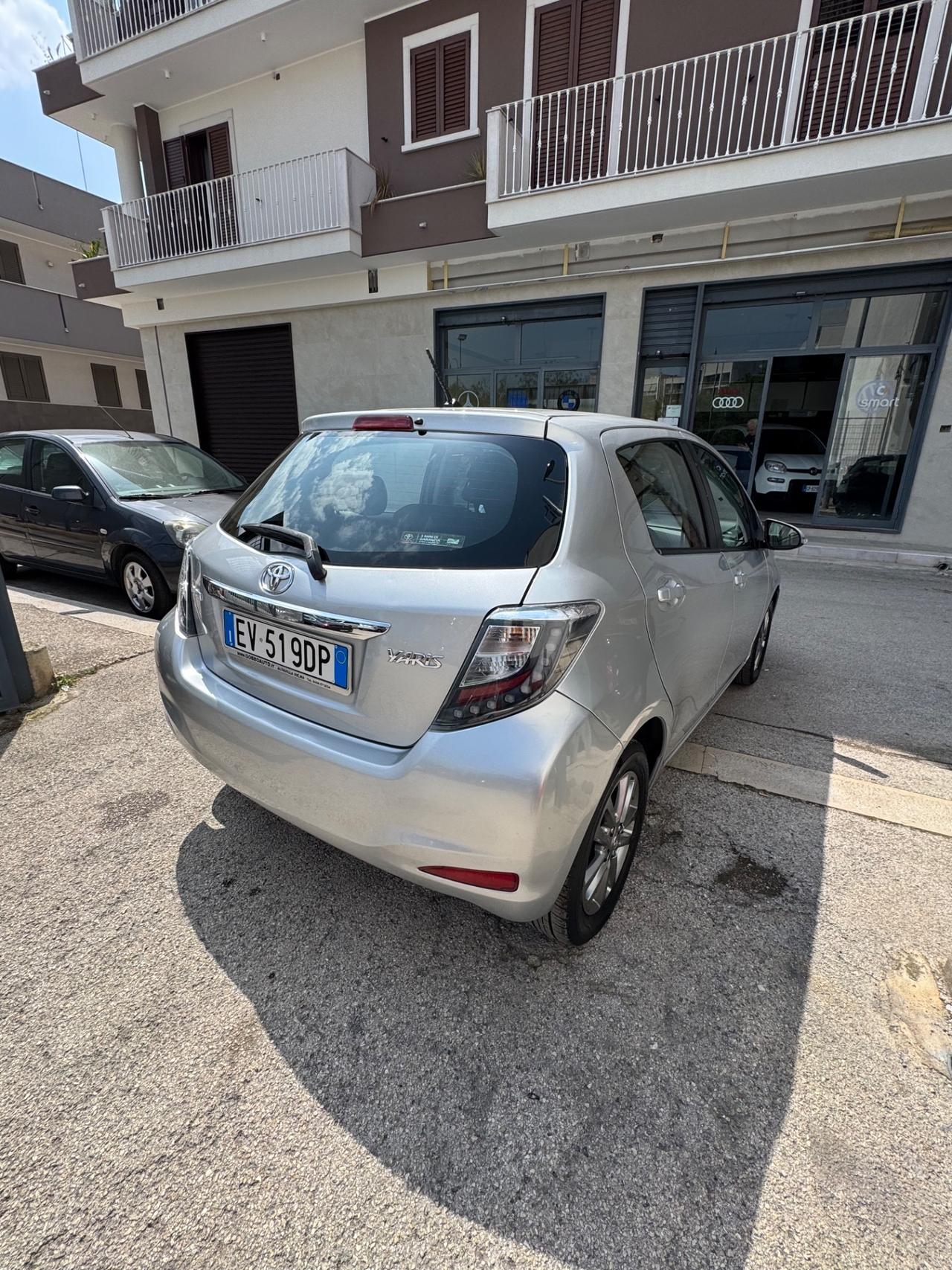 Toyota Yaris 1.0 5 porte Lounge