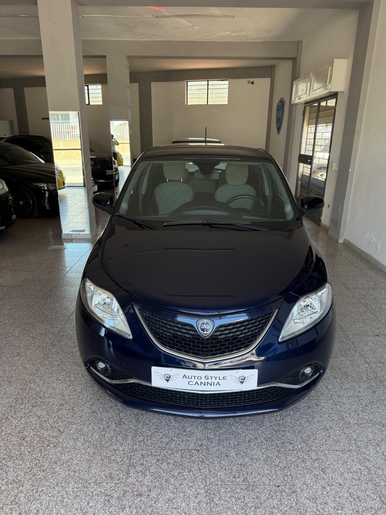 Lancia Ypsilon 1.2 69 CV 5 porte Silver