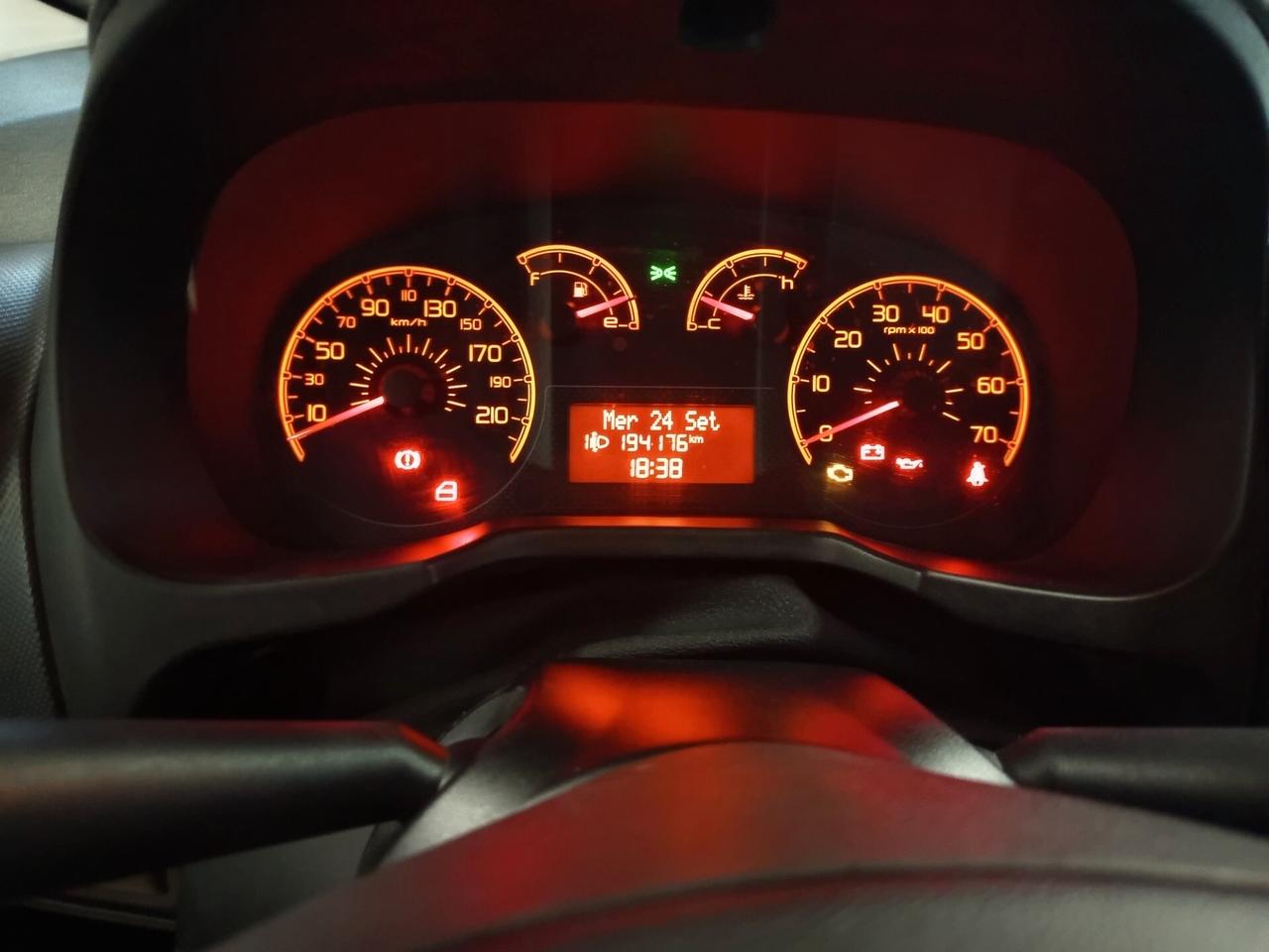 Fiat Qubo 1.3 MJT 75 CV Trekking ok neopatentati