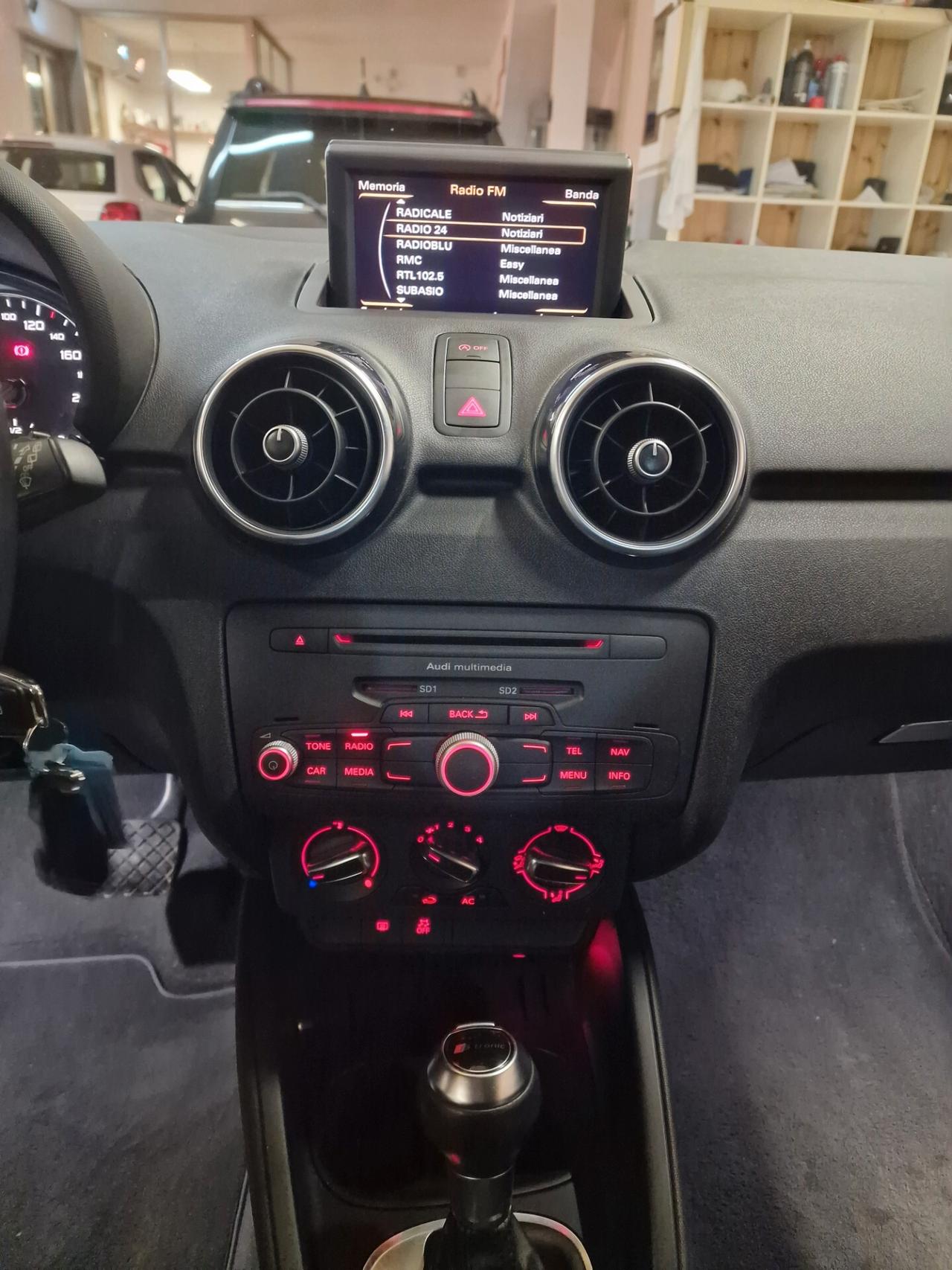 Audi A1 1.4 TFSI S tronic Ambition sline ok neopatentatiAudi A1 1.4 TFSI S tronic Ambition sline ok neopatentati