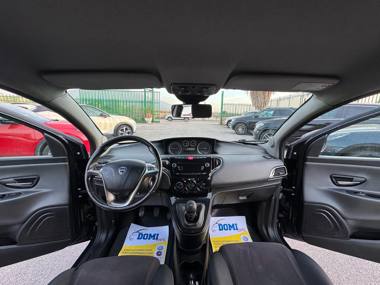 Lancia Ypsilon 0.9 TwinAir 85 CV 5 porte Metano Ecochic Silver