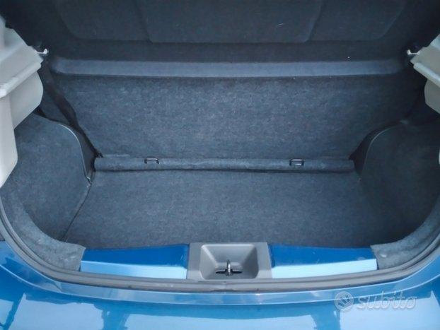 Nissan Micra 1.2 benzina neopatentati