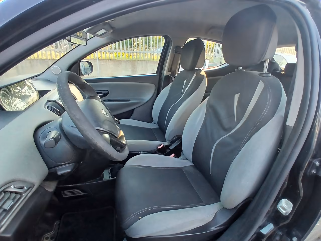 Lancia Ypsilon 1.2 69 CV 5 porte GPL Ecochic Silver