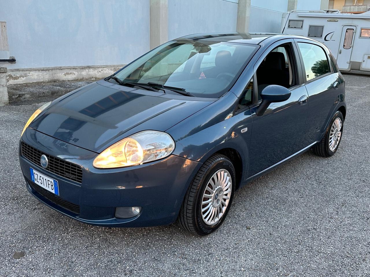Fiat Grande Punto 1300 diesel 75 CV 5 porte 2007 neop.