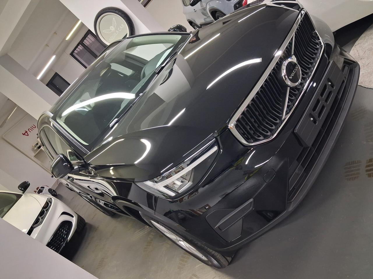 Volvo XC40 B3 automatico Essential NUOVA