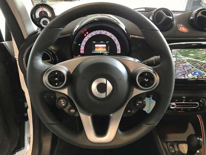 smart fortwo EQ cabrio suitegrey Caricatore da (22kW) Fari Ful Led