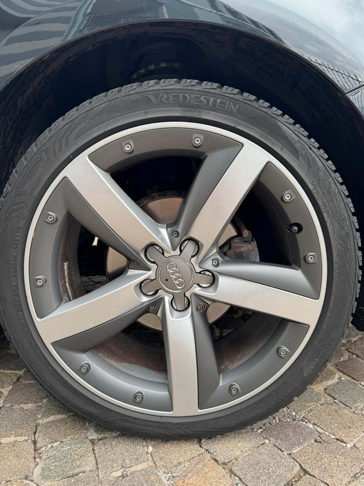 Audi A1 SLine 1.6tdi NEOPATENTATI 17"
