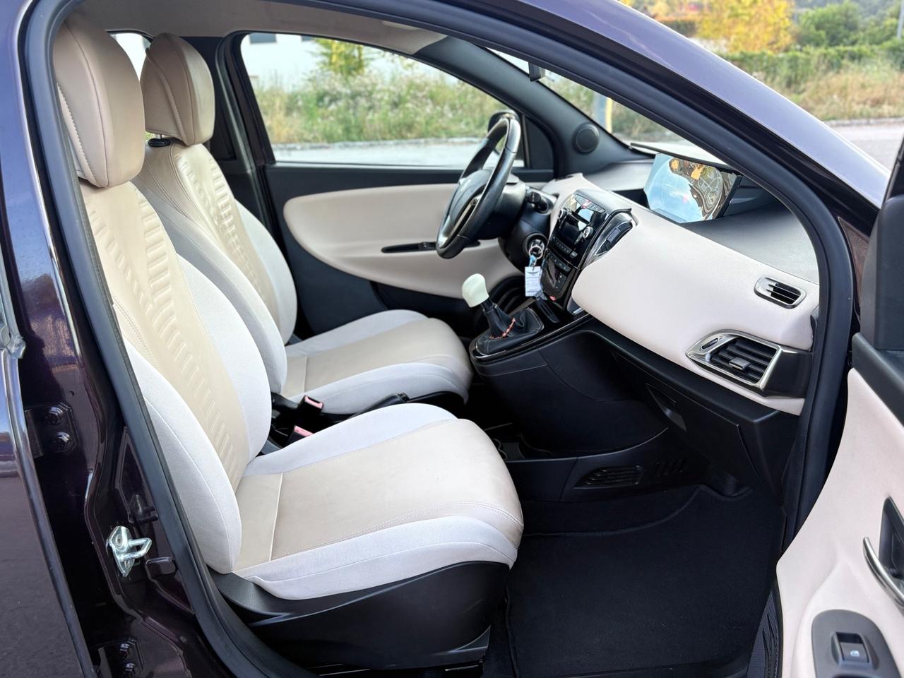 Lancia Ypsilon 1.3 MJT 95CV Platinum FULL/Pelle