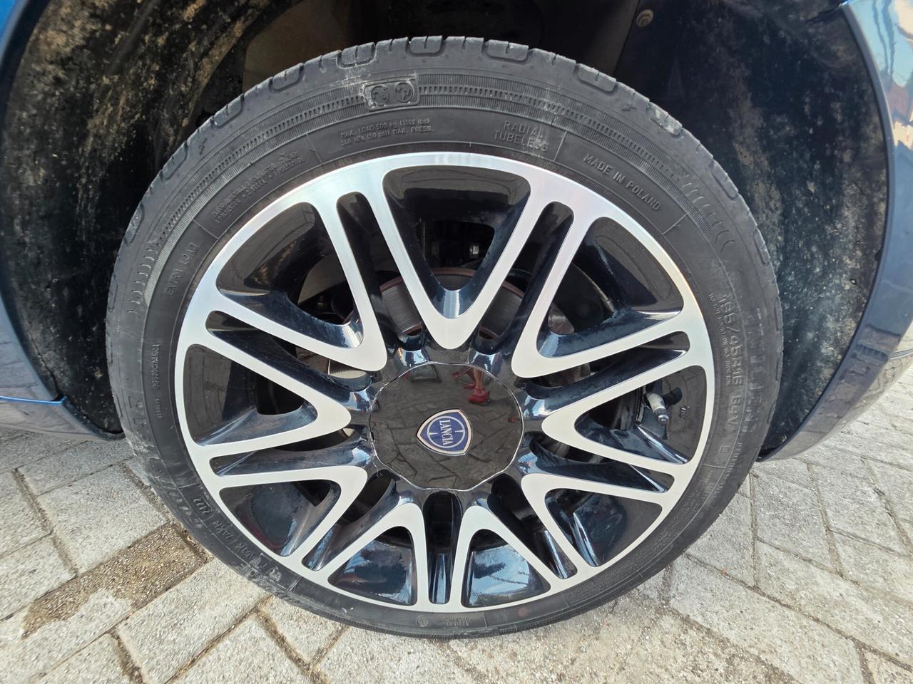 Lancia Ypsilon 1.0 FireFly 5 porte S&S Hybrid Ecochic Gold