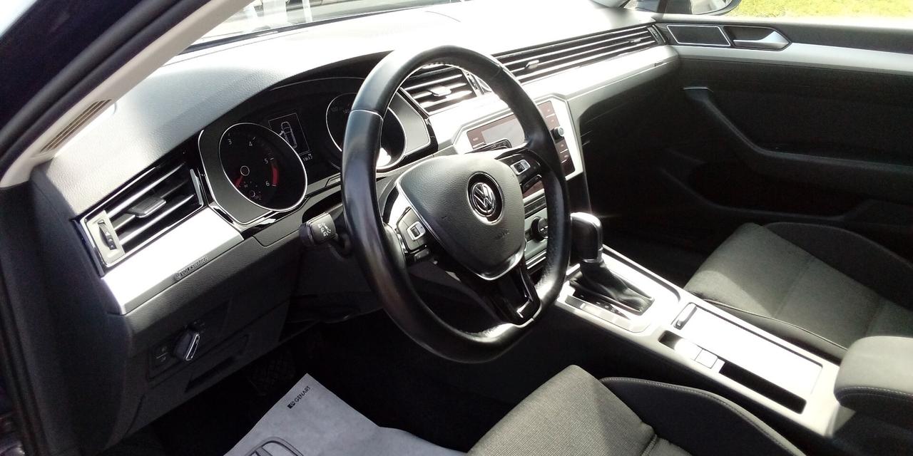 Volkswagen Passat Variant 1.6 TDI SCR DSG Business BMT