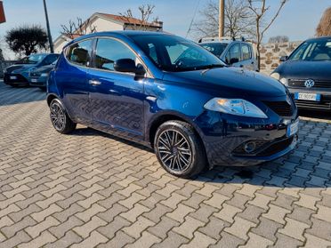 Lancia Ypsilon 1.0 5 porte Hybrid Gold oK neopatentati