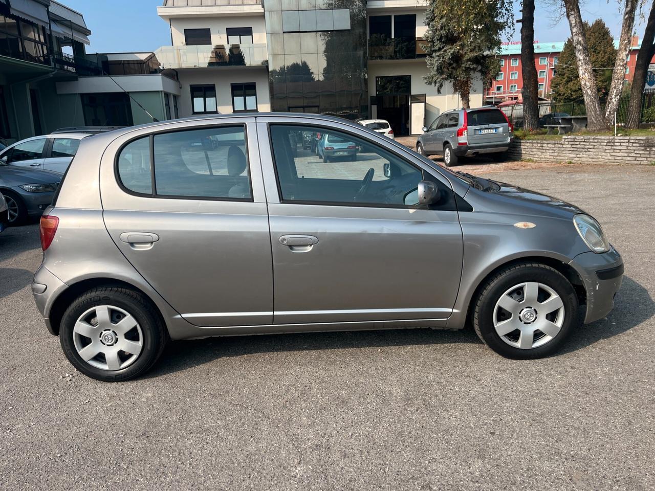 Toyota Yaris 1.0i 16V cat 5 porte