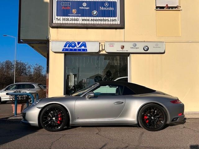 Porsche 911 Carrera 4S Cabriolet PDK Interni heritage design