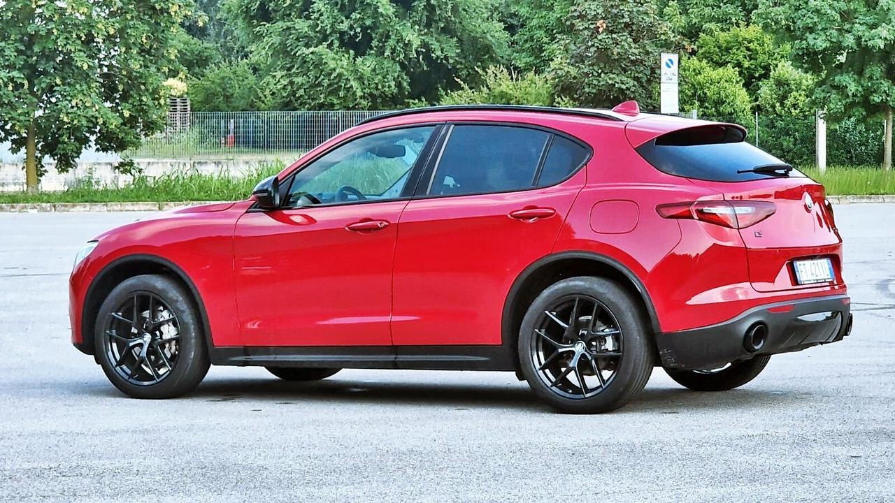 Alfa Romeo Stelvio 2.2 Turbodiesel 190 CV AT8 Q4 B-Tech