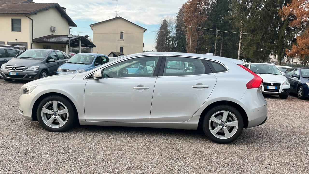 Volvo V40 D2 1.6 Summum