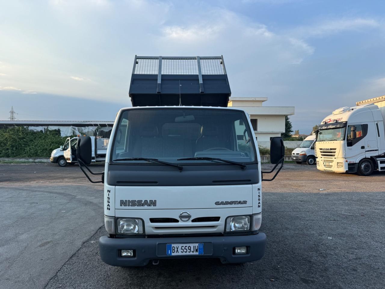 Nissan Cabstar 3.0 Diesel 120 Cv Trilaterale