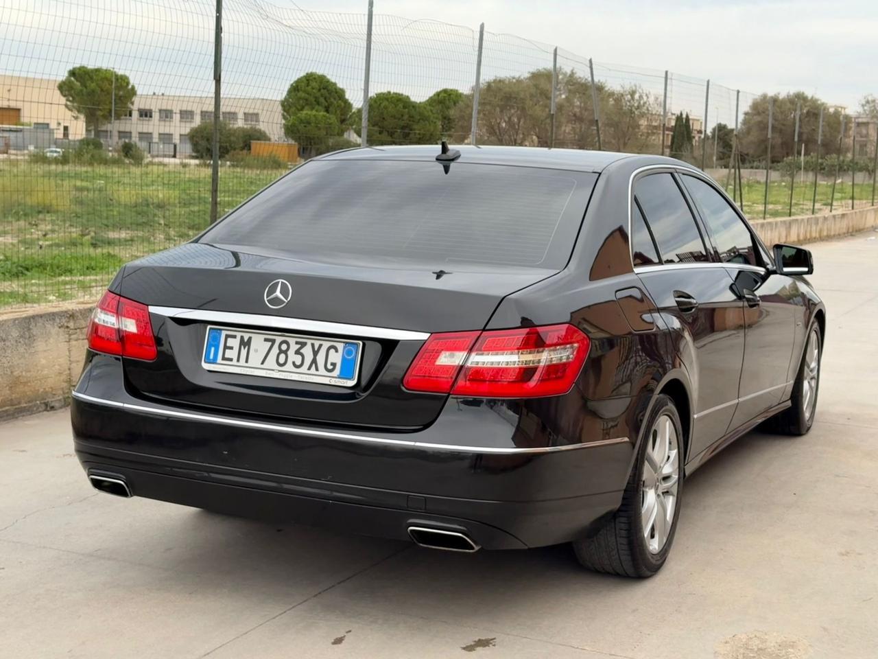 Mercedes-benz E 220 CDI BlueEFFICIENCY Avantgarde