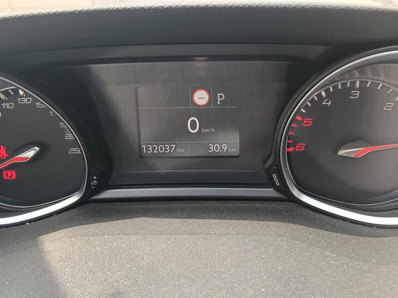 Peugeot 308 BlueHDi 130 S&S EAT8 Allure