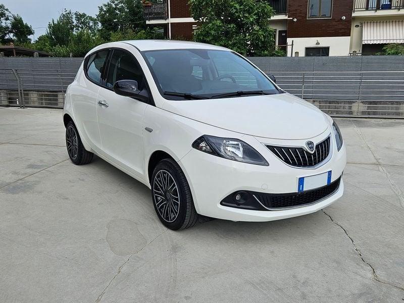 Lancia Ypsilon 1.0 FireFly 5 porte S&S Hybryd Gold con BONUS EASY GO'