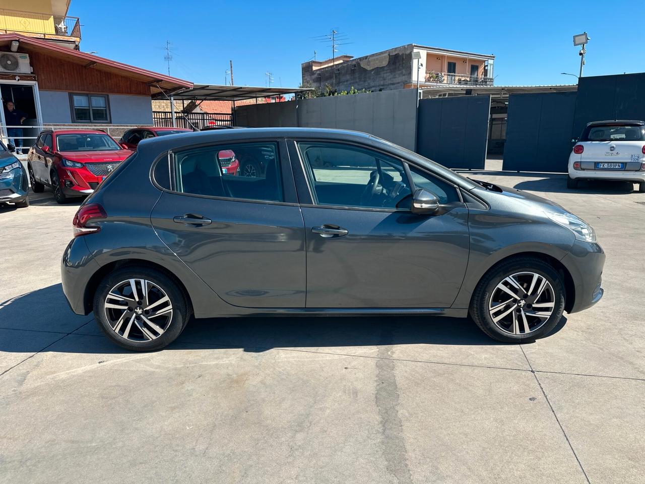 Peugeot 208 1.6 75Cv