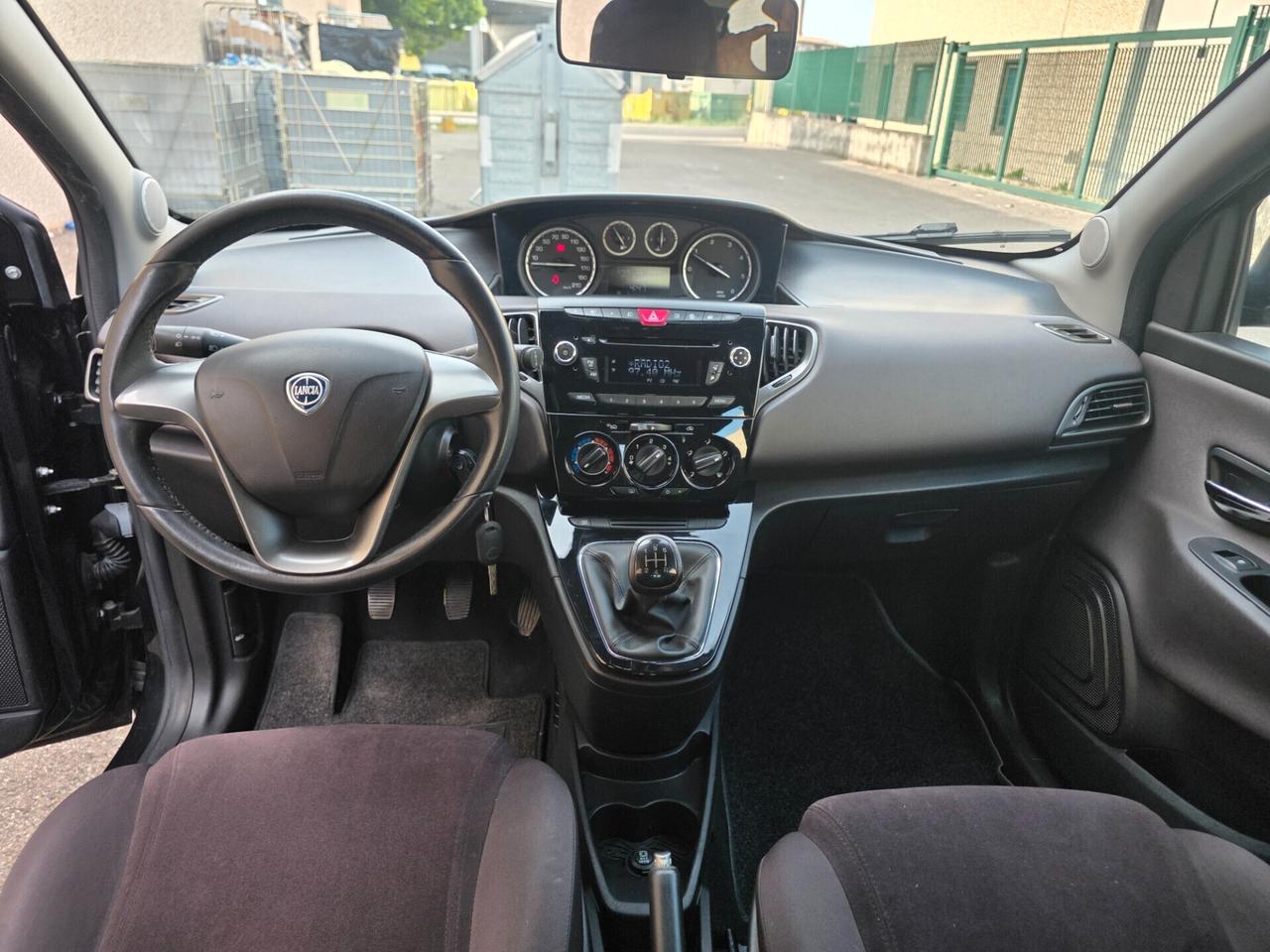 Lancia Ypsilon 1.3 MJT 16V 95 CV 5 porte S&S Silver