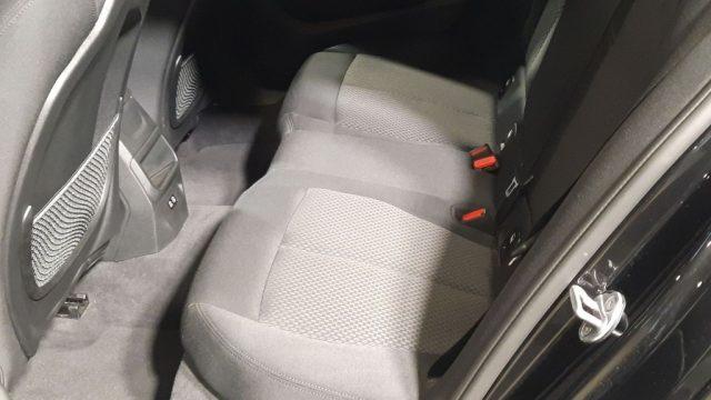 BMW 116 i 5p. Business Advantage Aut.