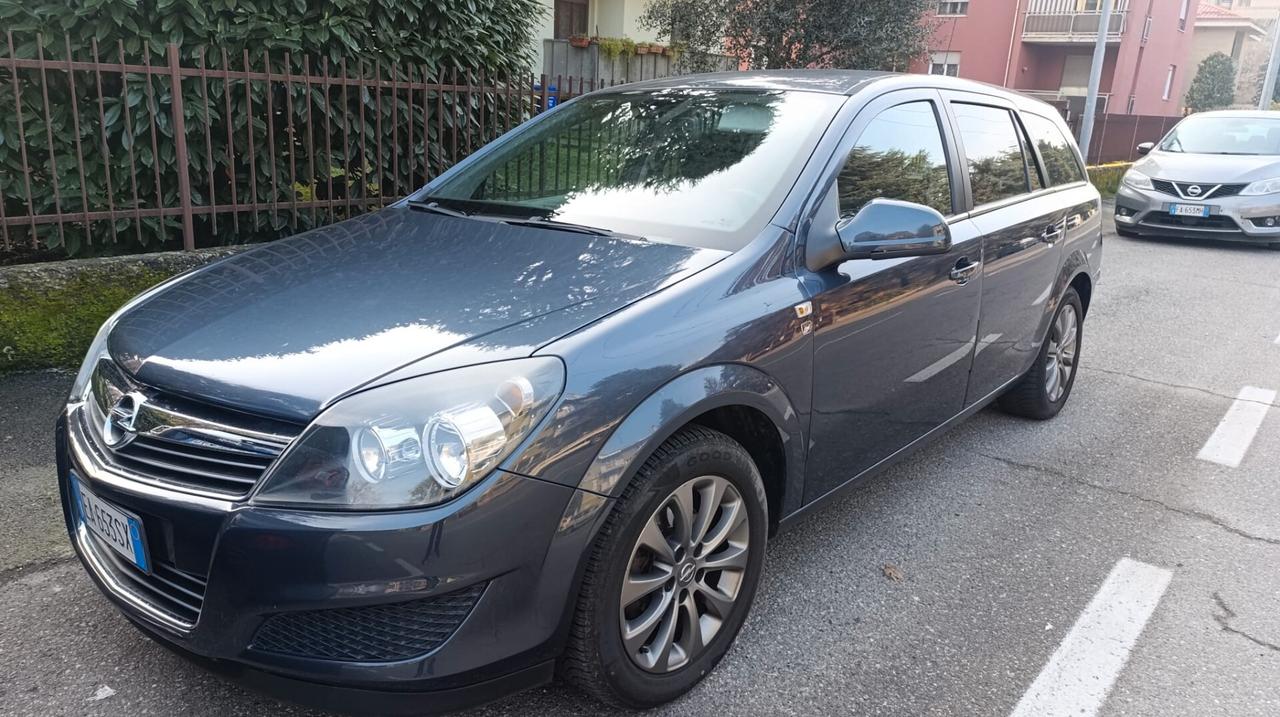 Opel Astra 1.6 16V GPL-TECH Station Wagon Edition