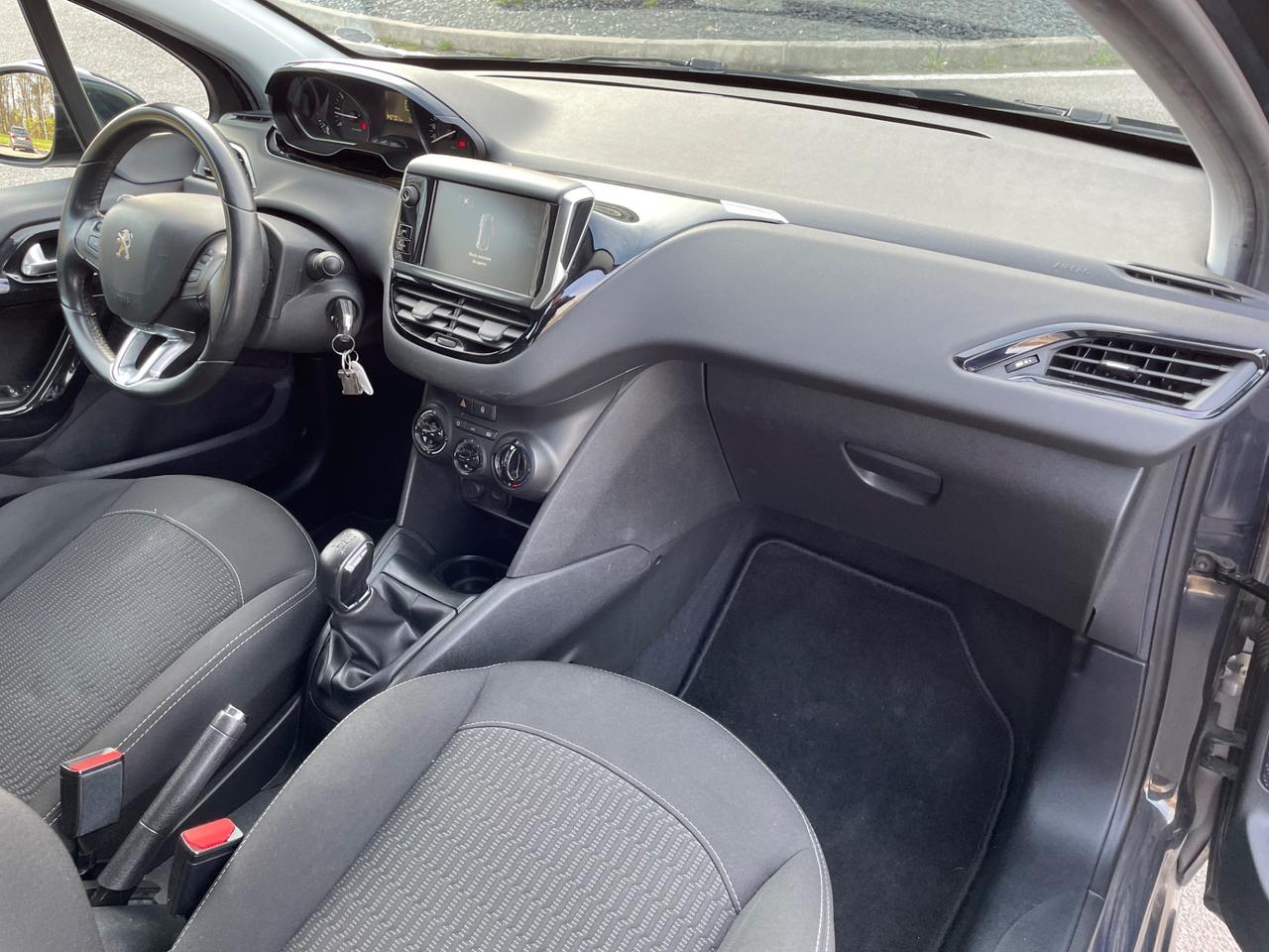 Peugeot 208 PureTech 82 5 porte Allure*Neo patentati*