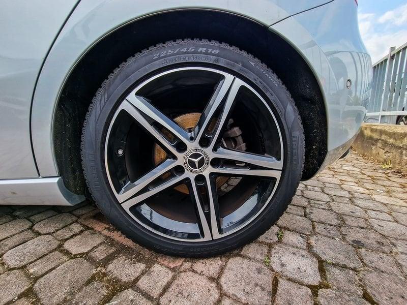 Mercedes-Benz Classe A - W177 2018 A 180 d Sport auto