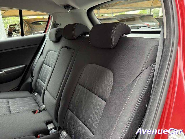 KIA Sportage mhev mild hybrid dct TELECAMERA CARPLAY IVA ESP.