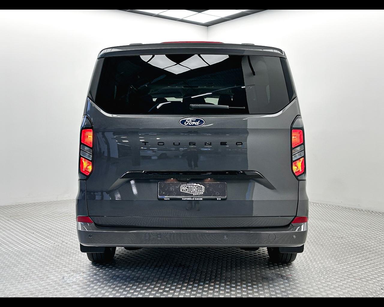 FORD Tourneo Custom 2ªs - Tourneo Custom 320 2.0 EcoBlue 170CV aut. PL Titanium