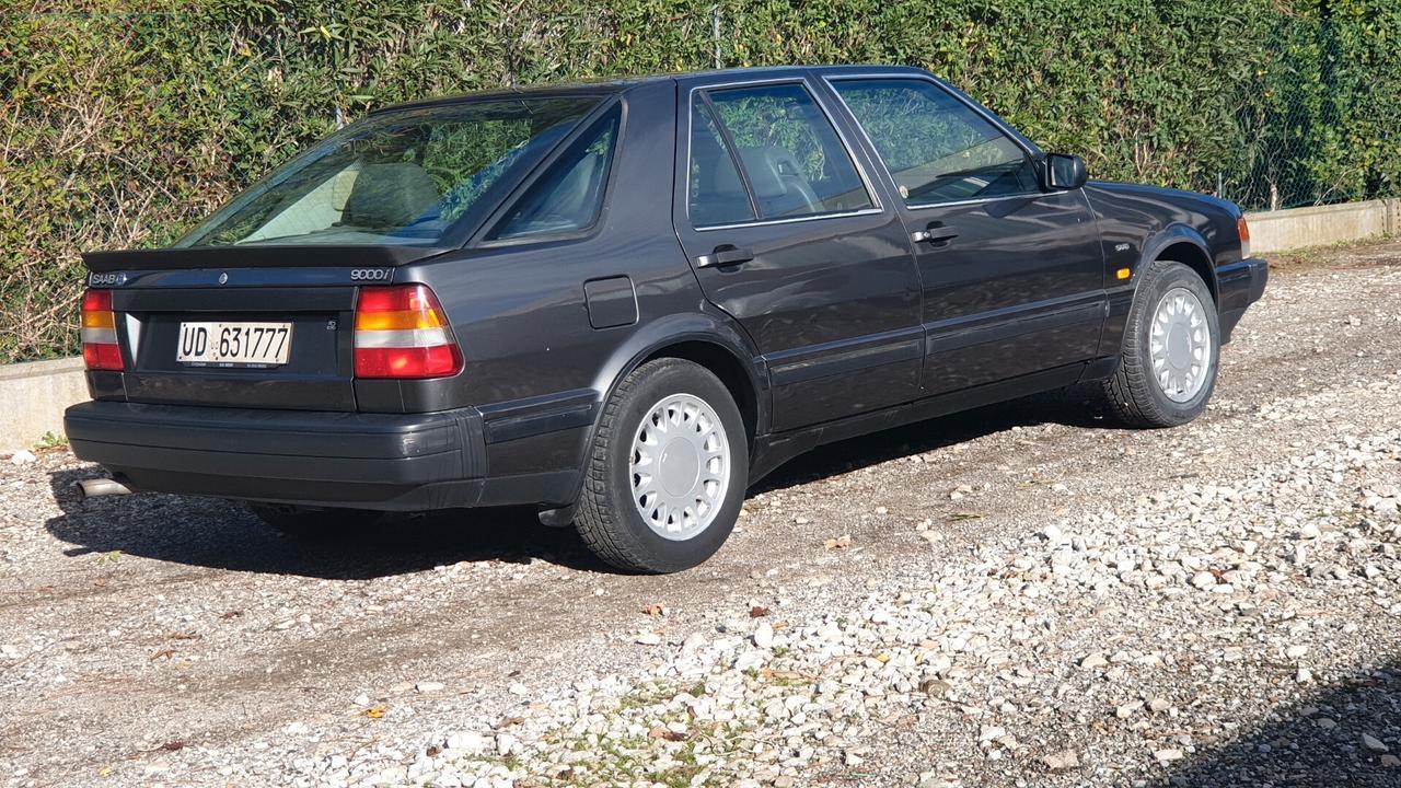 Saab 9000 i 16 5 porte