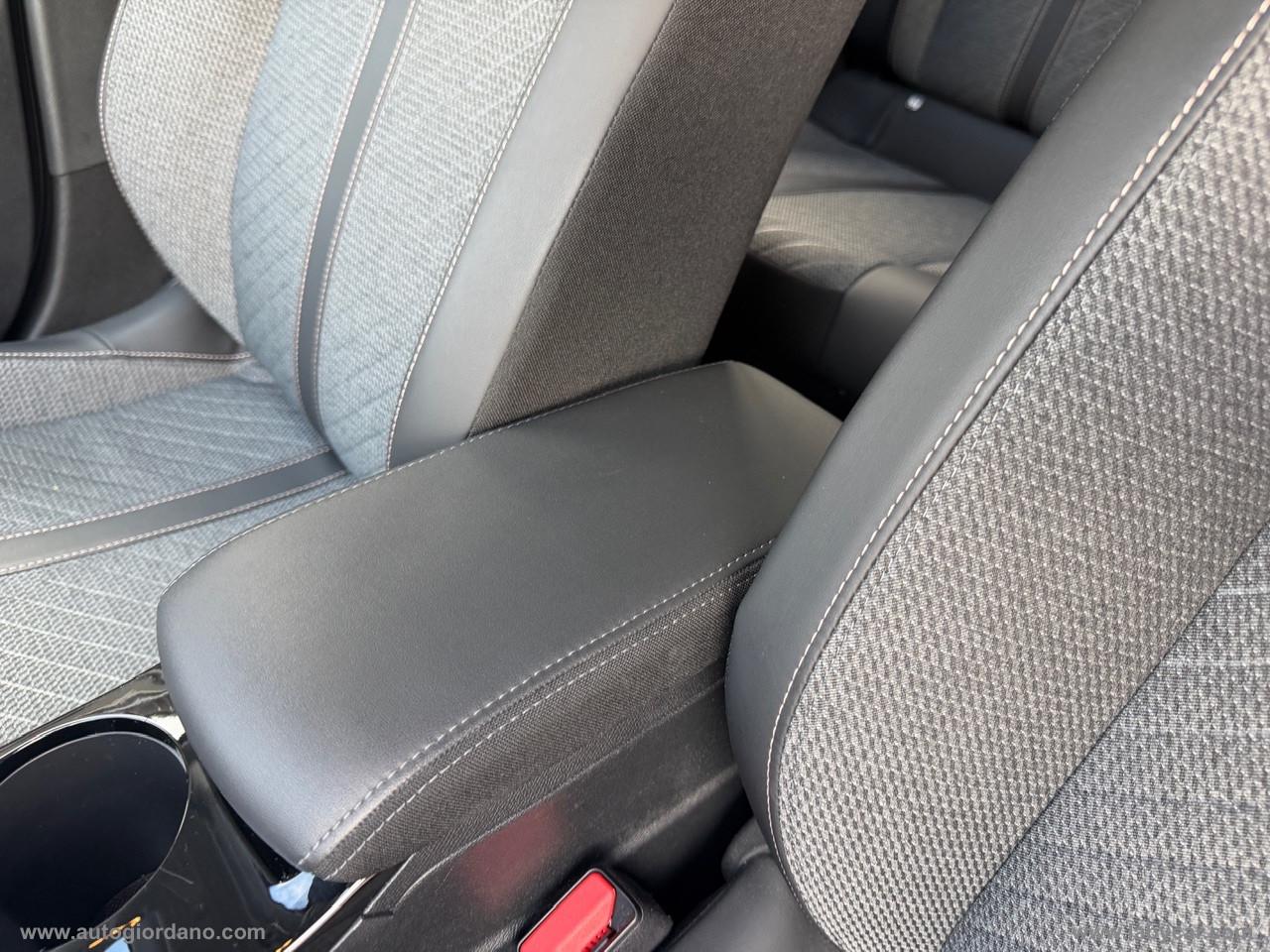 PEUGEOT 208 PureTech 100 S&S 5p. Allure