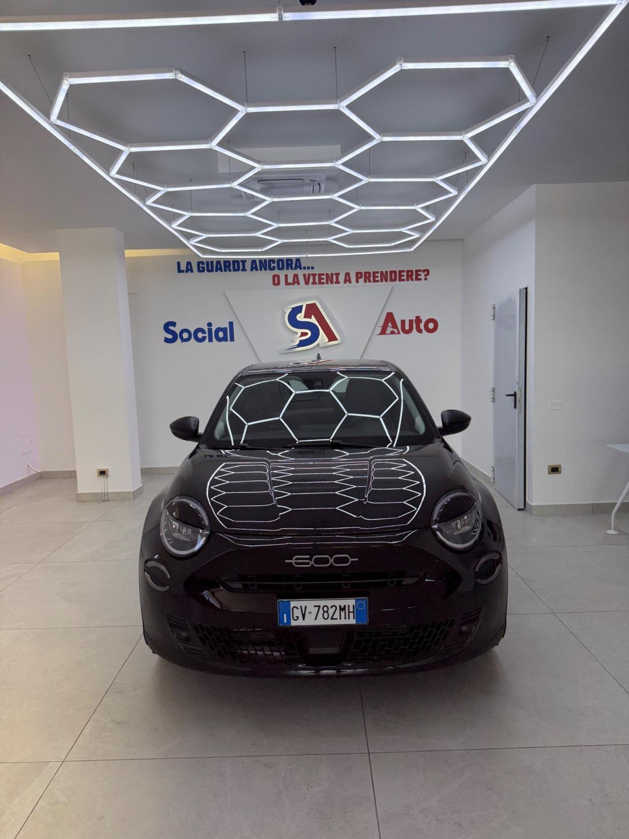 Fiat 600 Hybrid 100 CV DCT MHEV ICON
