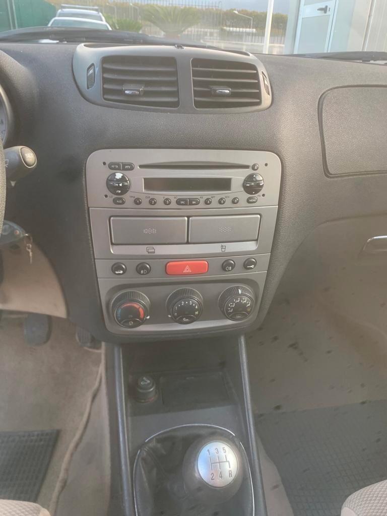 Alfa Romeo 147 1.9 JTD (115 CV) cat 5p. Distinctive