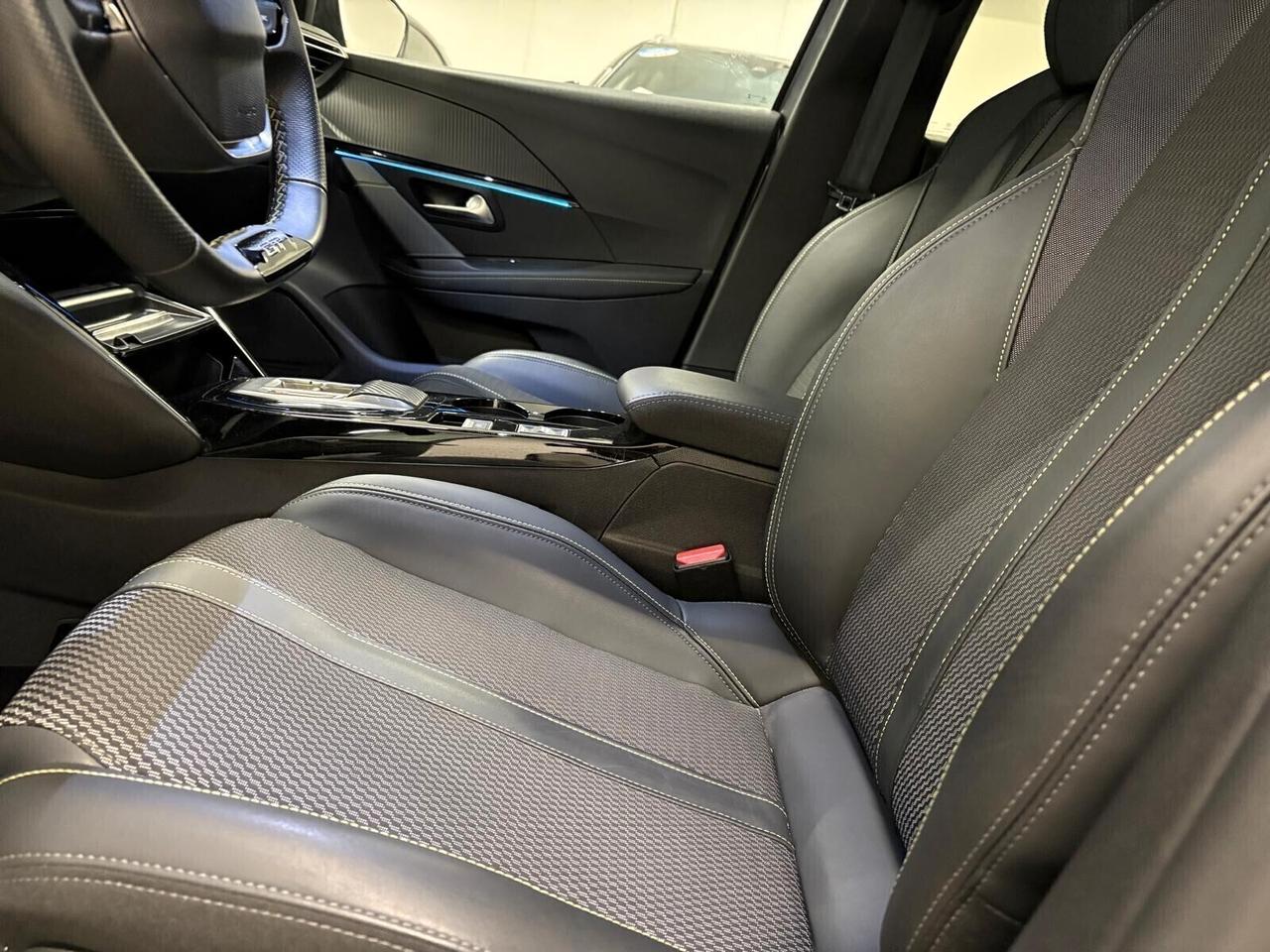 Peugeot 208 GT Hybrid 136 e-DCS6 SPOTICAR