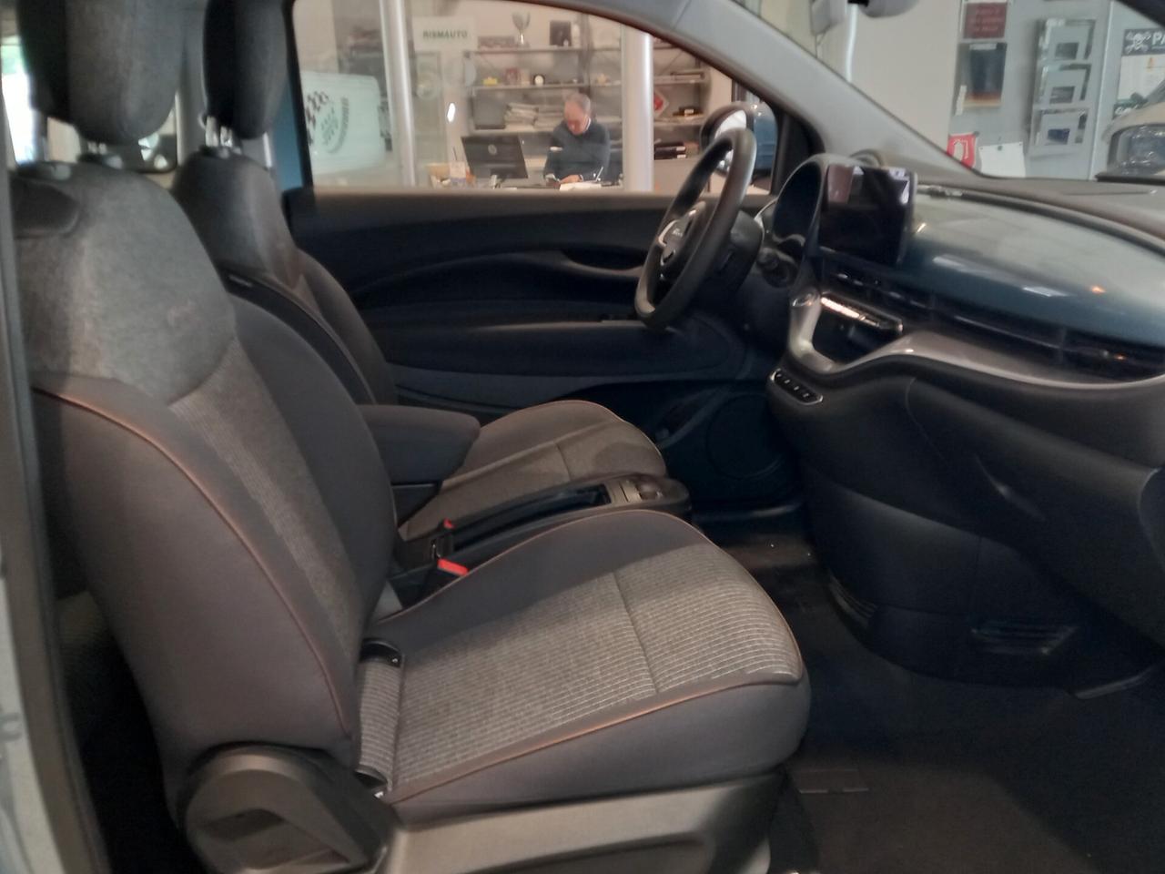 Fiat 500e 42 kWh Icon 30.000 KM