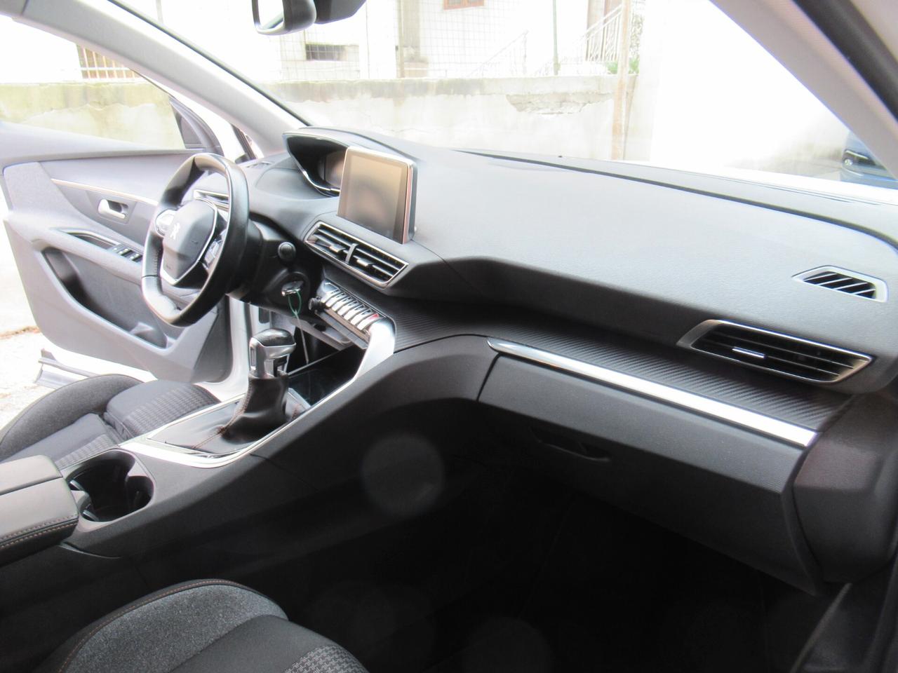 Peugeot 3008 BlueHDi 130 S&S Business