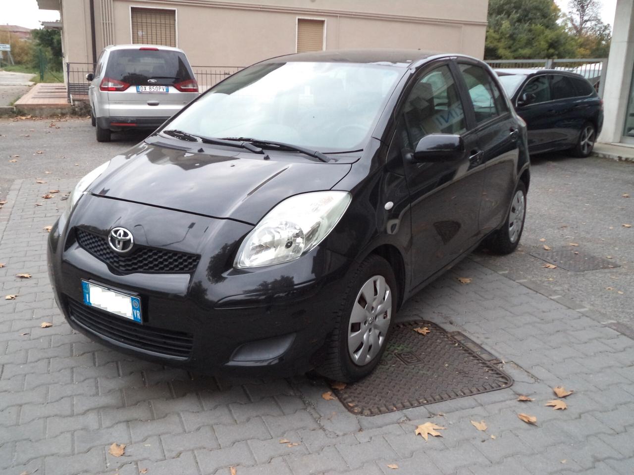 Toyota Yaris 1.4 D-4D DPF 5 porte M-MT Sol OK NEOPATENTATI