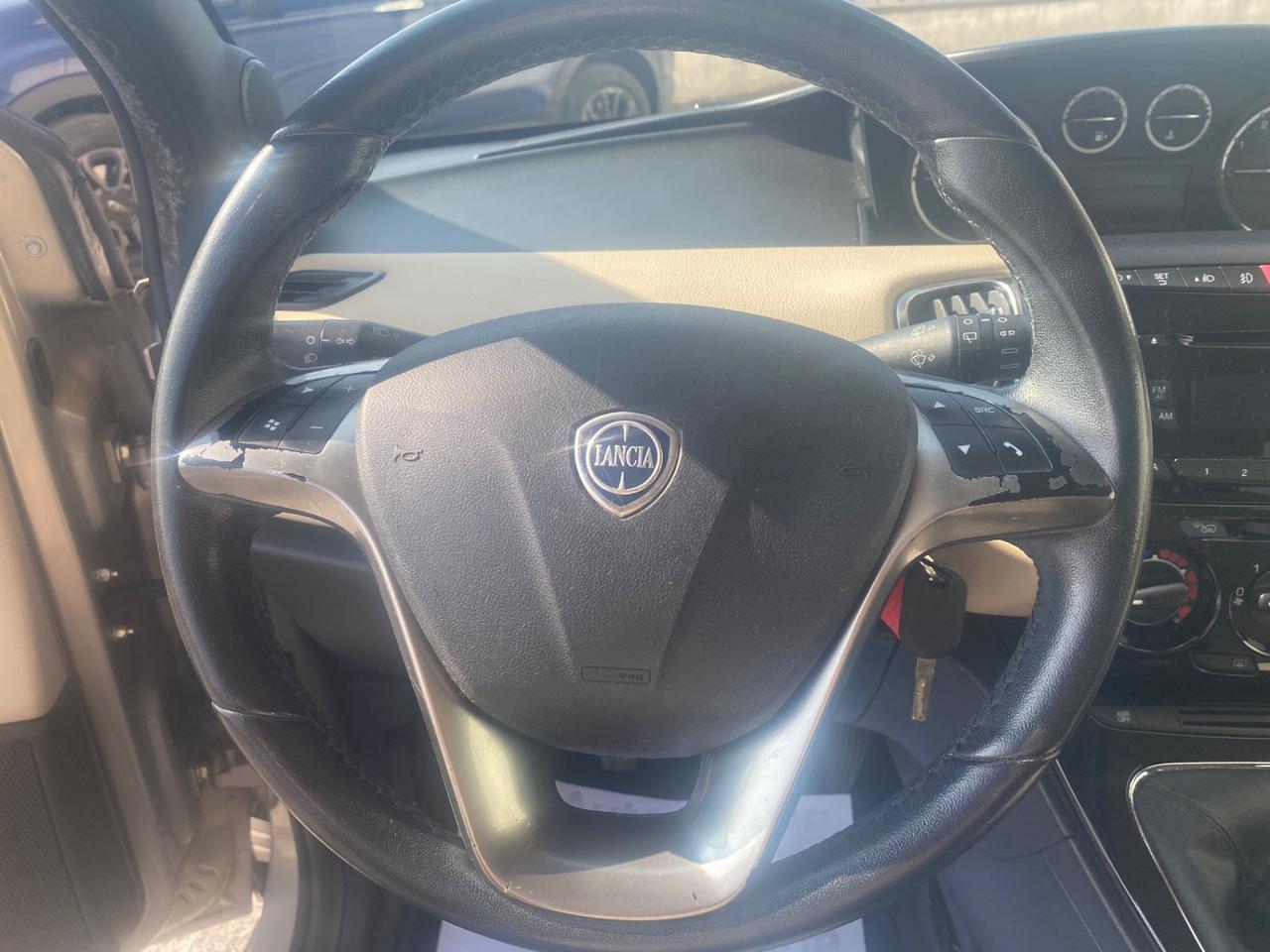 Lancia Ypsilon 0.9 TwinAir 85 CV 5 porte Metano Ecochic Gold