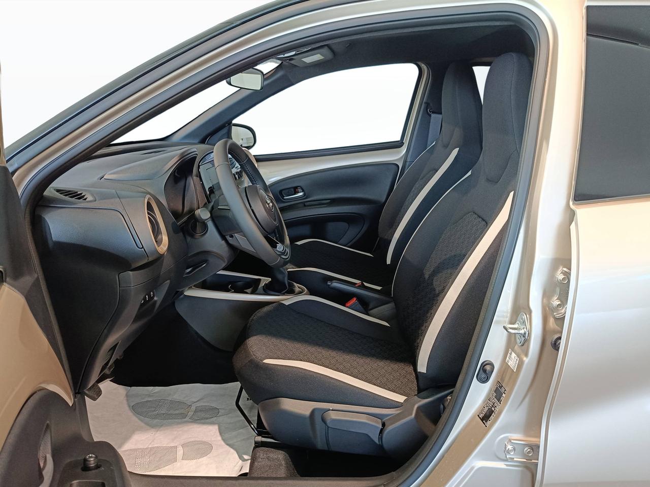 TOYOTA Aygo X 1.0B TREND MT - MY24