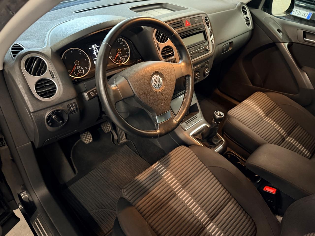 Volkswagen Tiguan 2.0 16V TDI DPF Sport & Style (18°)