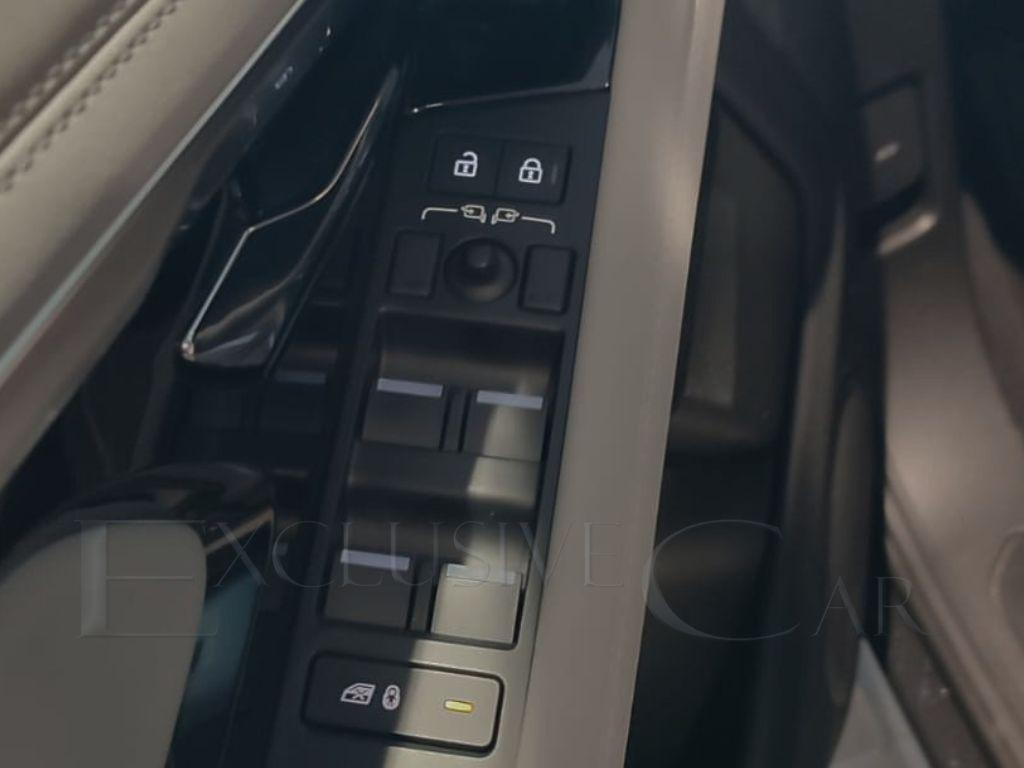 LAND ROVER - Range Rover Evoque