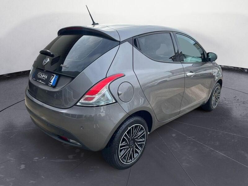 Lancia Ypsilon 1.0 FireFly 5 porte S&S Hybrid Gold