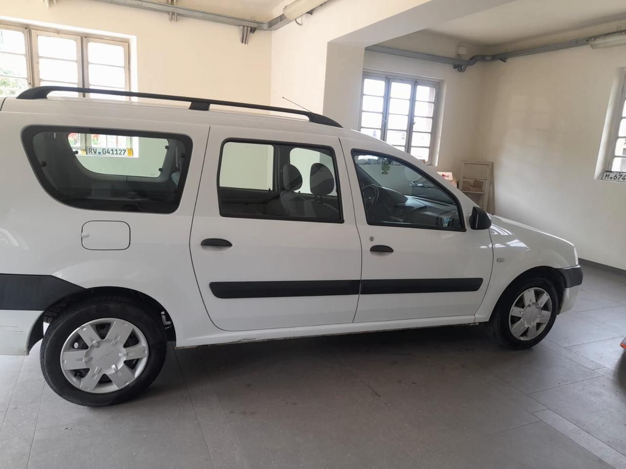 Dacia Logan MCV 1.6 7 posti Lauréate