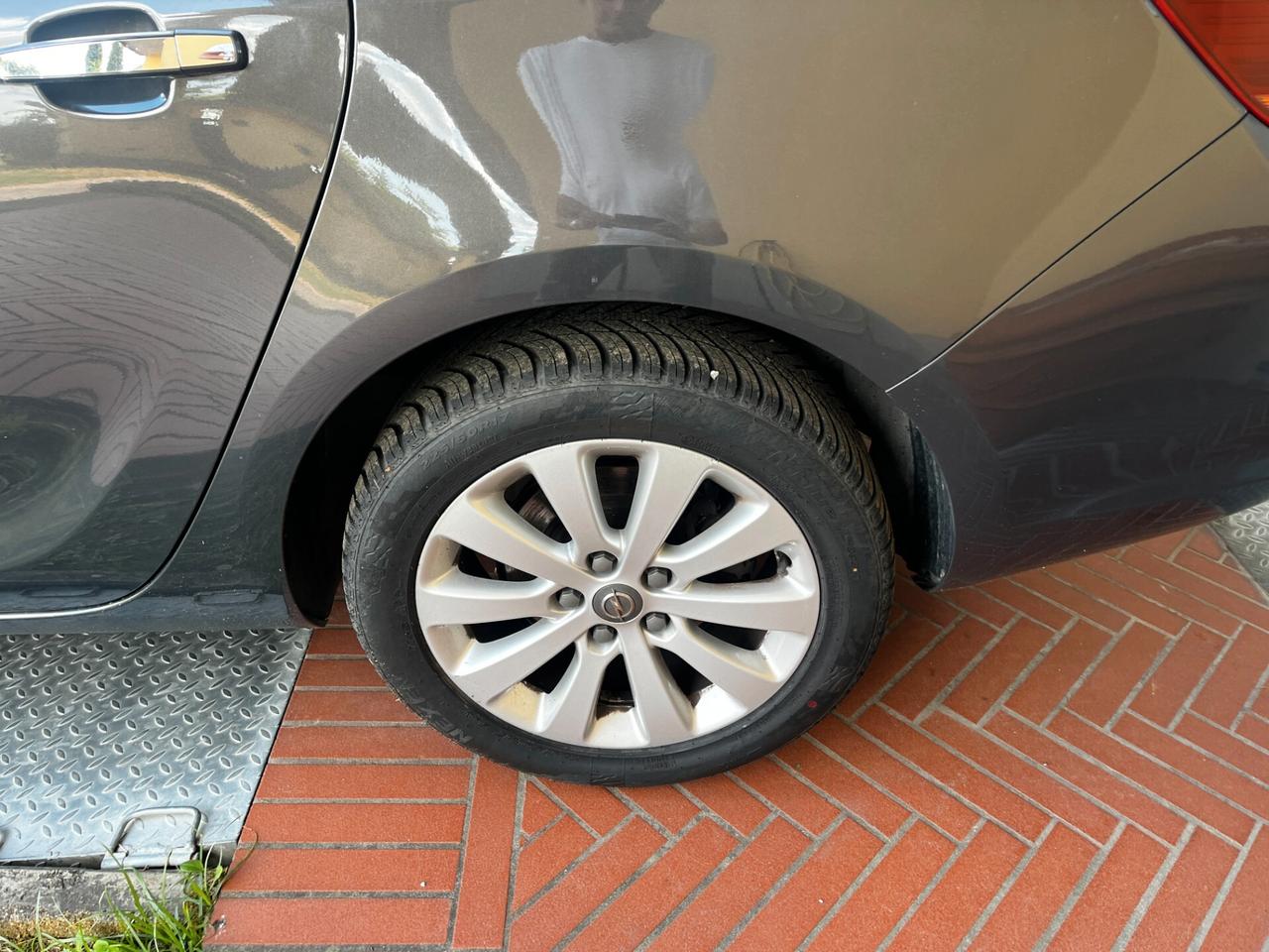 Opel Astra 1.7 CDTI 130CV Sports Tourer Cosmo