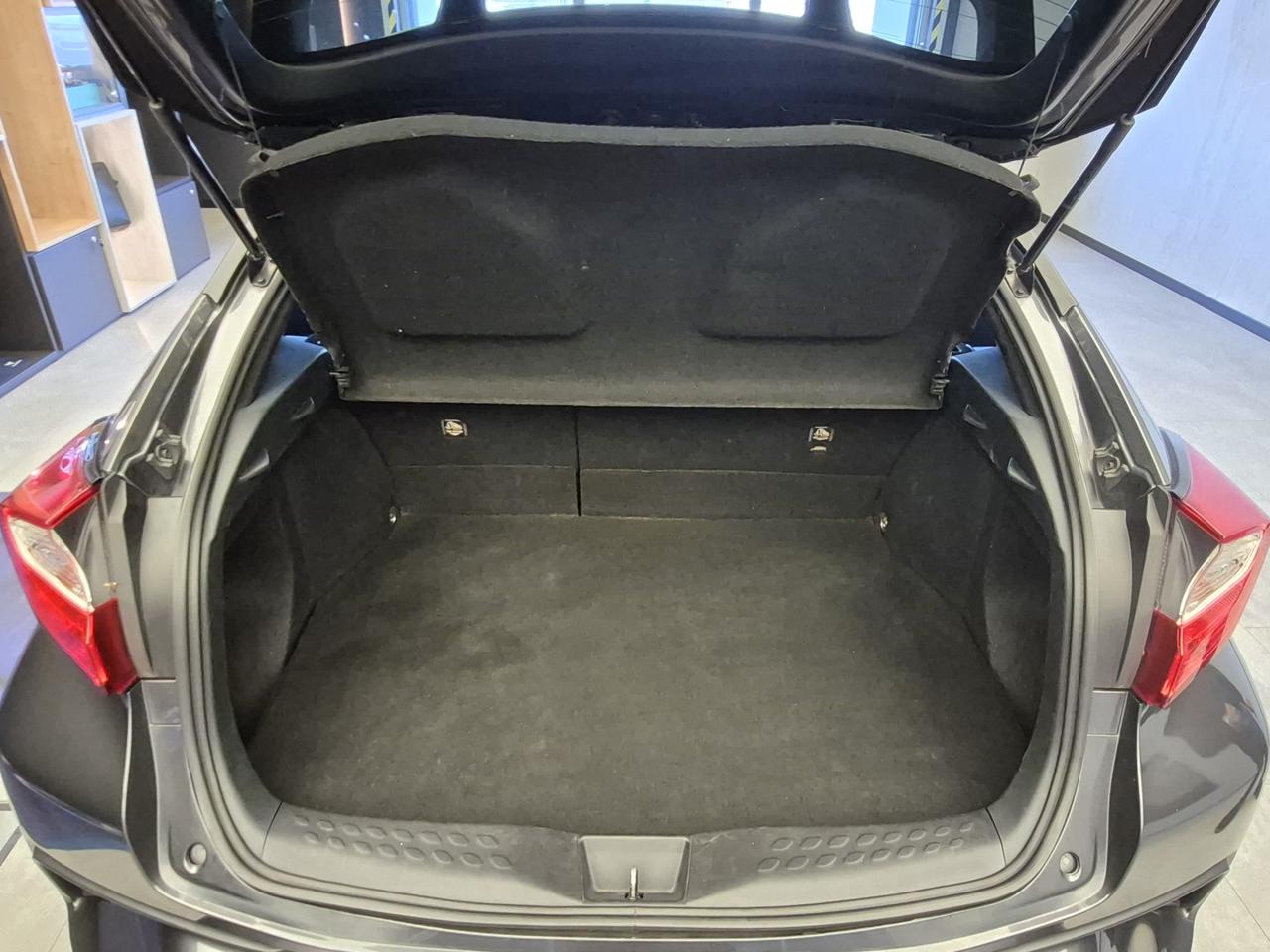 TOYOTA C-HR 1.8h Style 2wd e-cvt