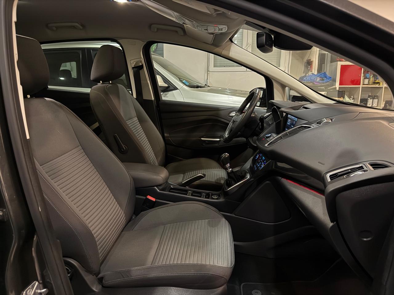 Ford C-max 1.0 benzina 80.000 KM NEOPATENTATI