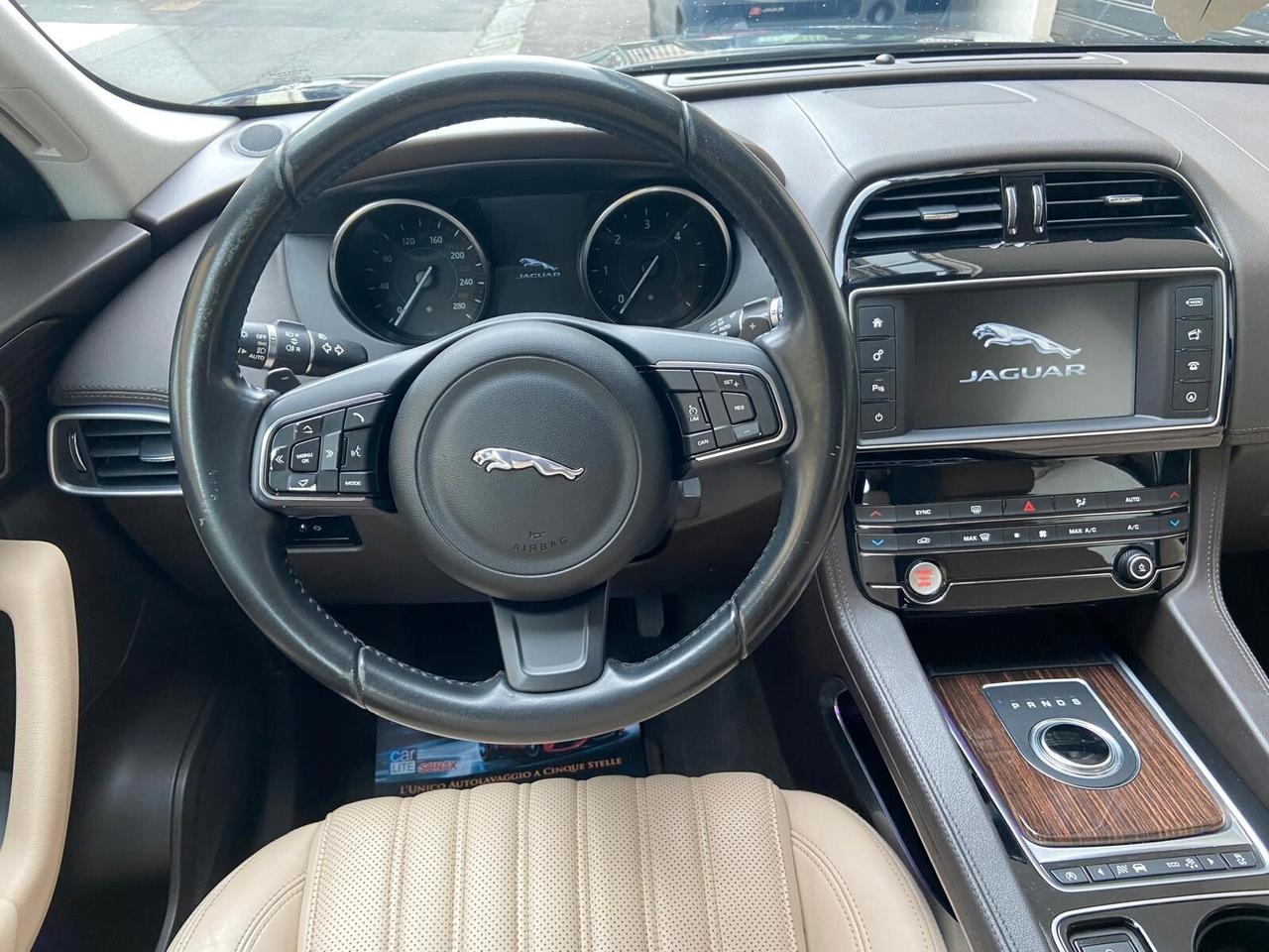 Jaguar F-Pace 2.0 D 180 CV AWD aut. Prestige